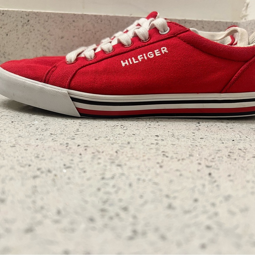 Tommy Hilfiger Red Canvas Low-Top Sneakers with White Laces - Picture 3 of 4